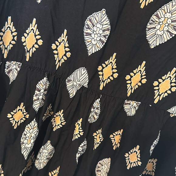 Black/ print flowy sundress - Picture 7 of 8